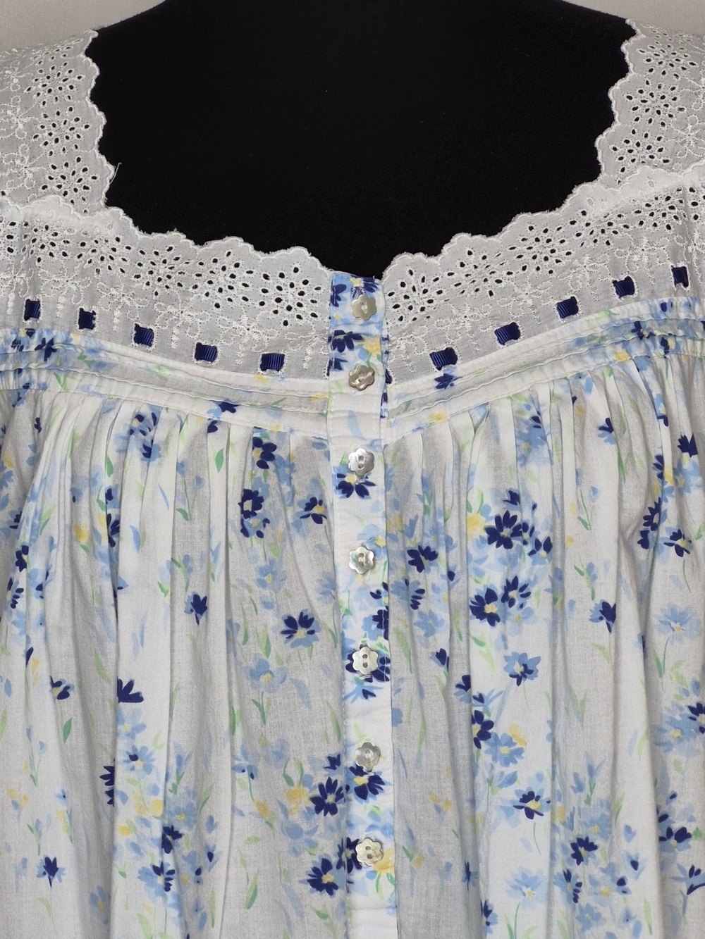 Eileen West "Ditsy" Floral Sleevelees Short Cotton Lawn Nightgown - Picture 5 of 12